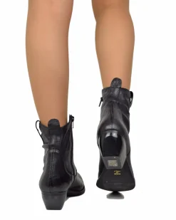Black Crinkled Leather Texan Ankle Boots – 5 cm Heel with Zip