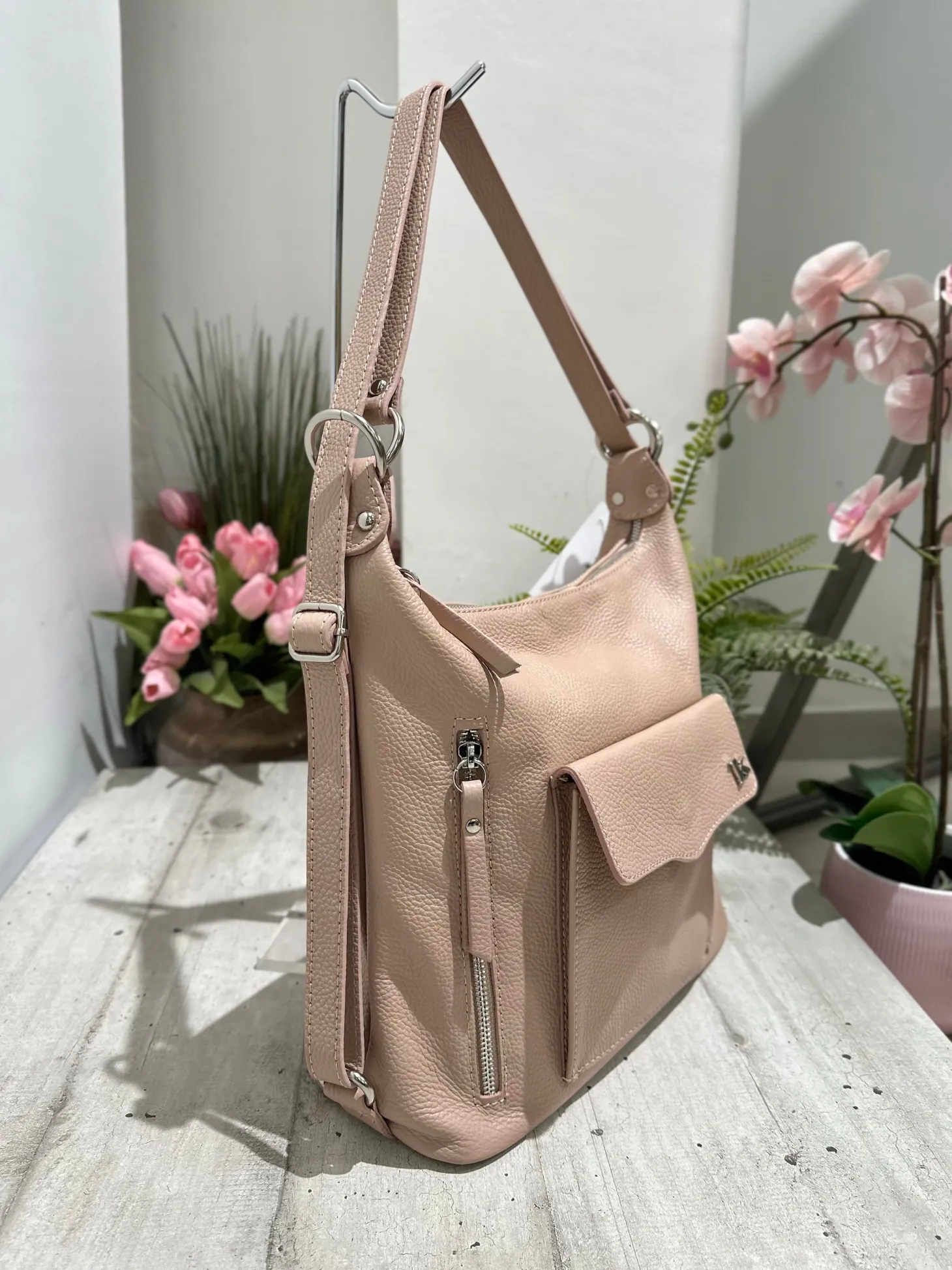 Borsa a Spalla che diventa Zaino in Vera Pelle Rosa Cipria Logo K FIAM
