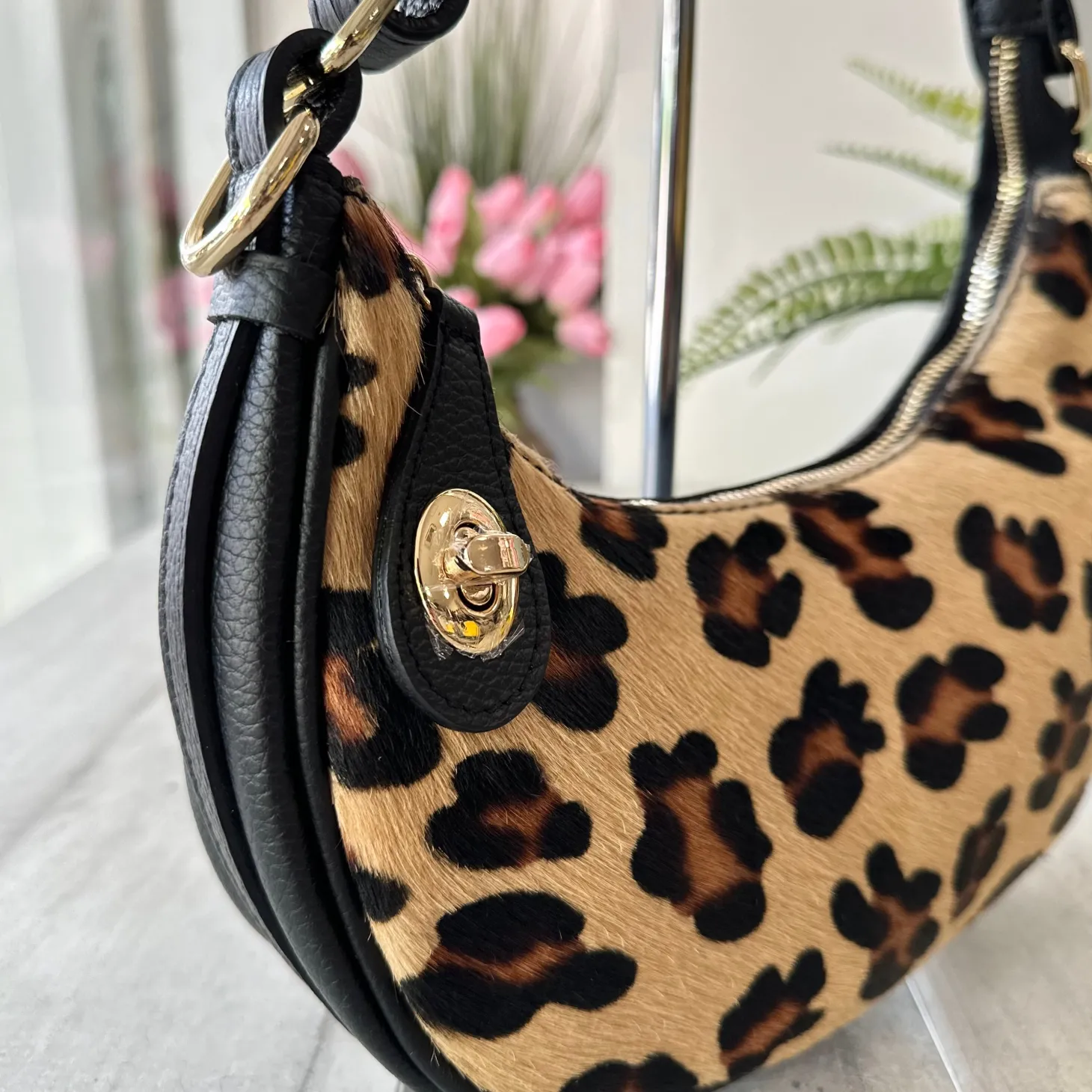 Borsa Molly Vera Pelle Mezzaluna a Spalla in Cavallino Leopardata