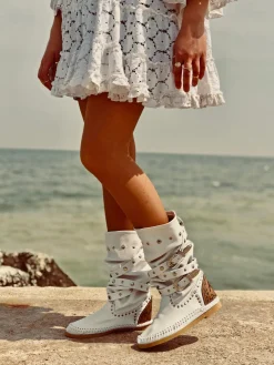 Native American Moccasin White Boots with Studs Made in Italy