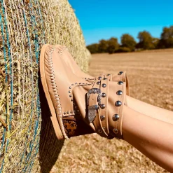 Native American Moccasin Boots – Low Indianini in Beige Leather