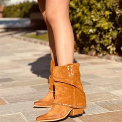 Stivaletti Texani Donna in Pelle Scamosciata Cuoio con Borchie