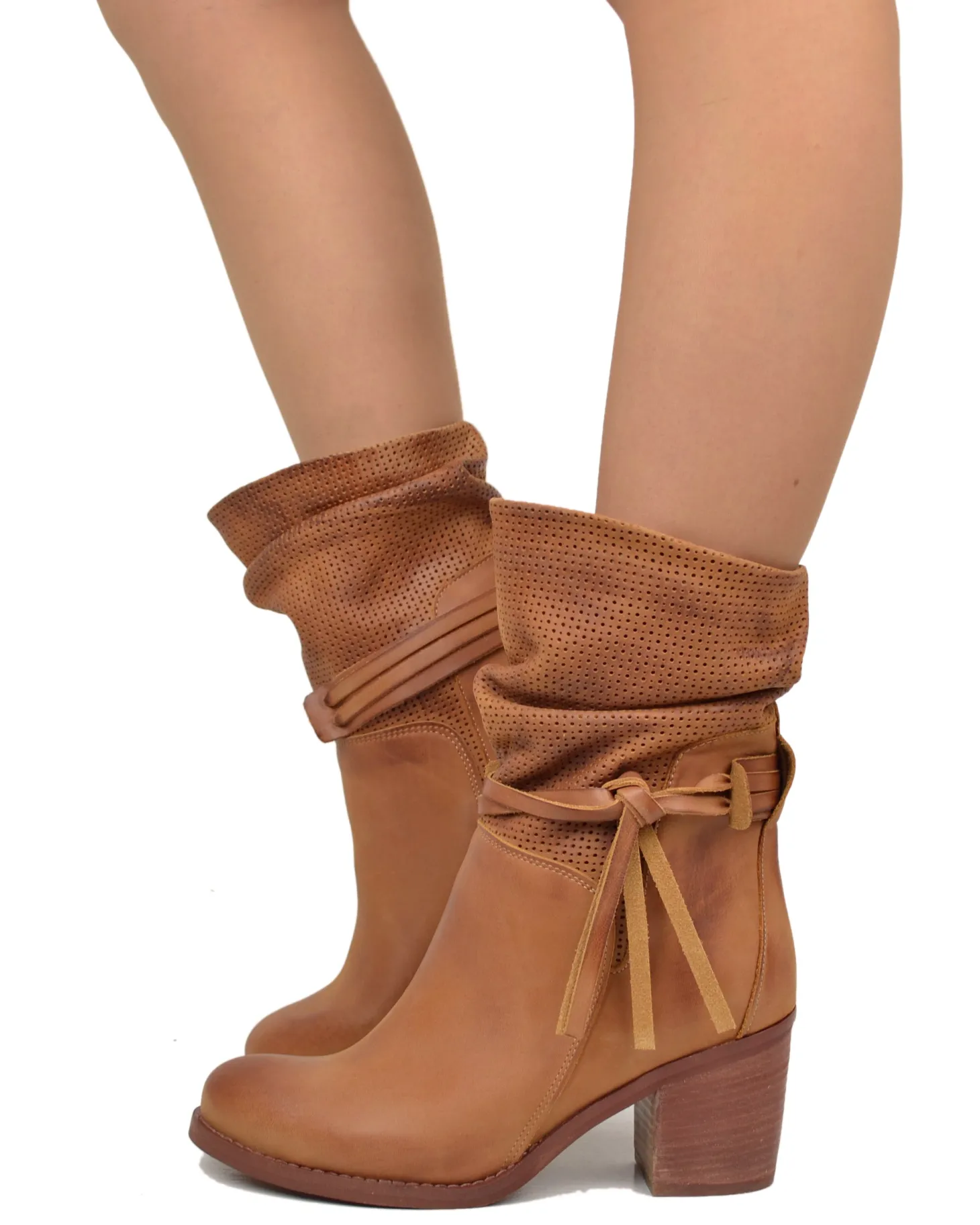 Women's Vintage Effect Leather Ankle Boots – Made in Italy, Cognac