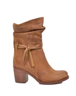 Women's Vintage Effect Leather Ankle Boots – Made in Italy, Cognac