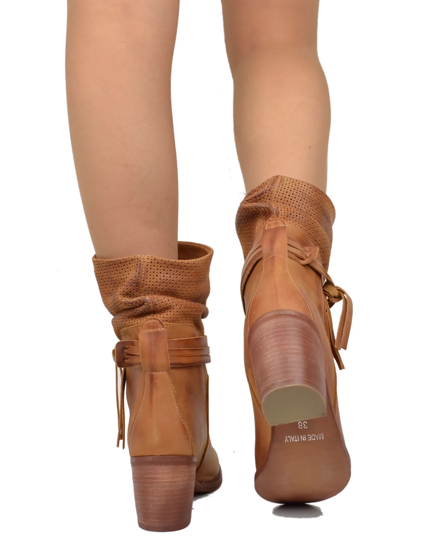 Women's Vintage Effect Leather Ankle Boots – Made in Italy, Cognac