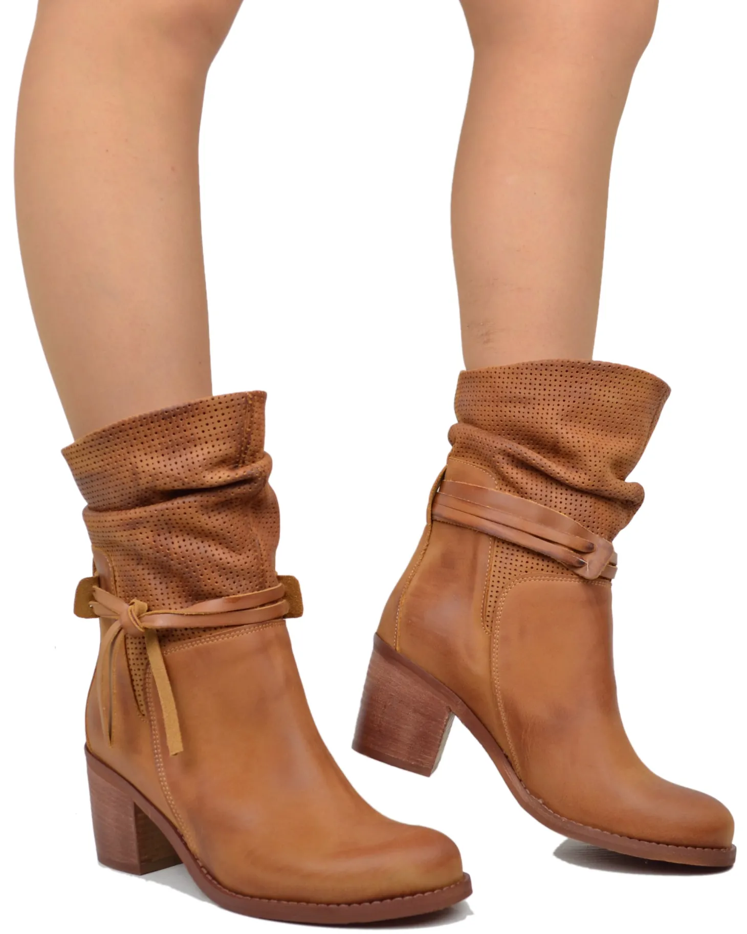 Women's Vintage Effect Leather Ankle Boots – Made in Italy, Cognac